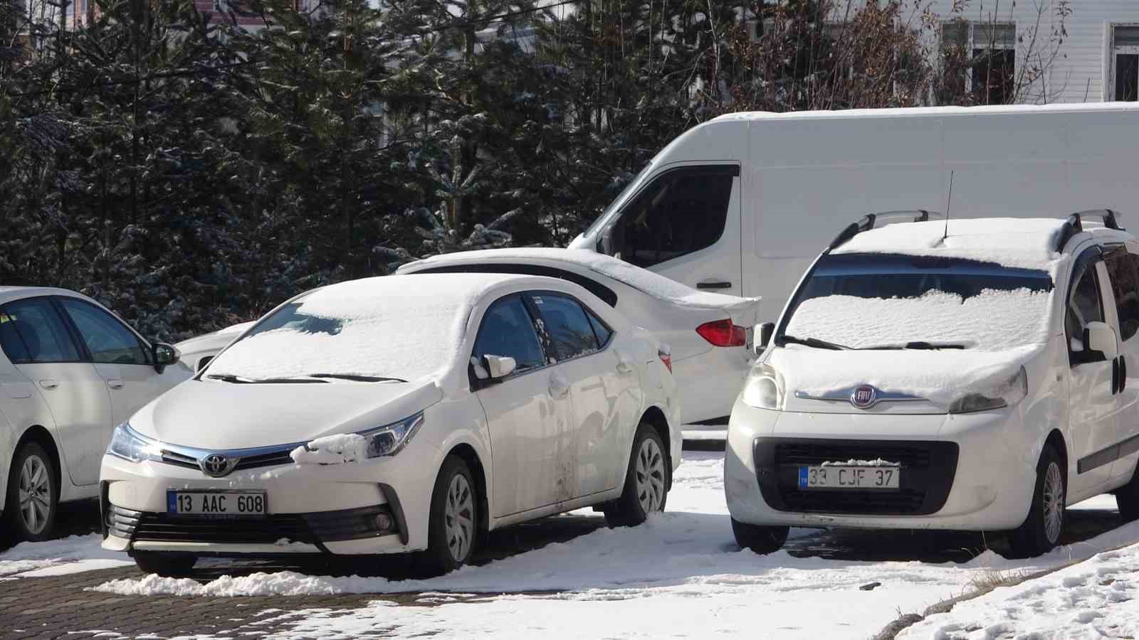 Bitlis’te 42 köy yolu ulaşıma kapandı