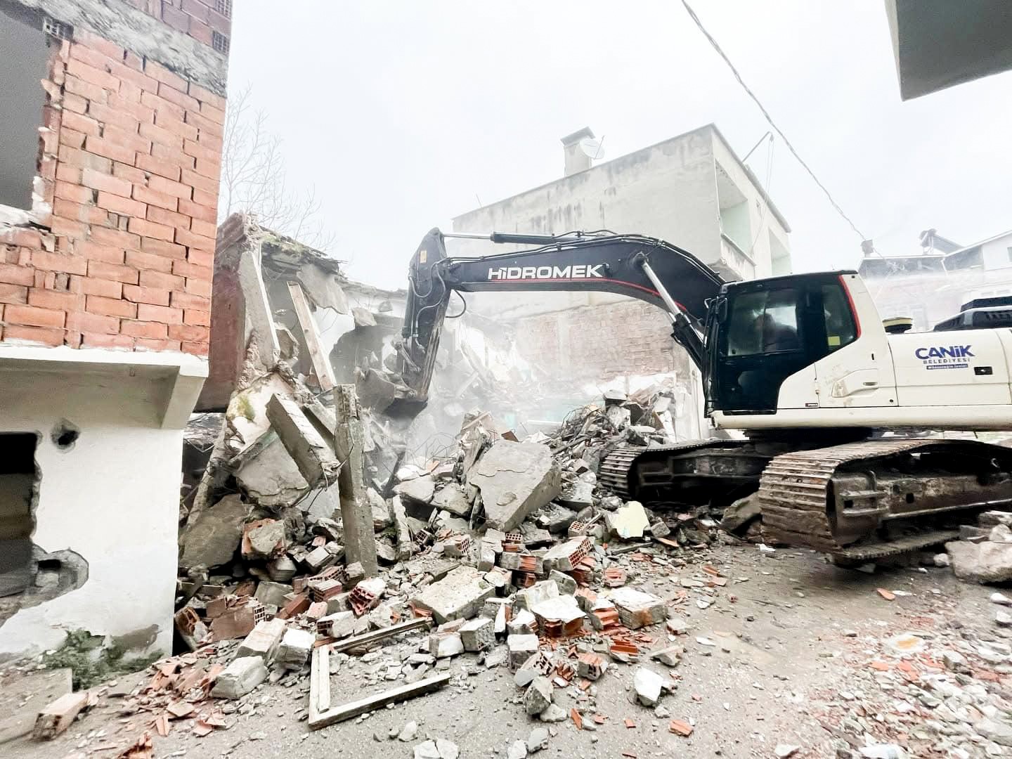 Başkan Sandıkçı: “Güvenli yaşam alanlarını hemşehrilerimizle buluşturacağız”
