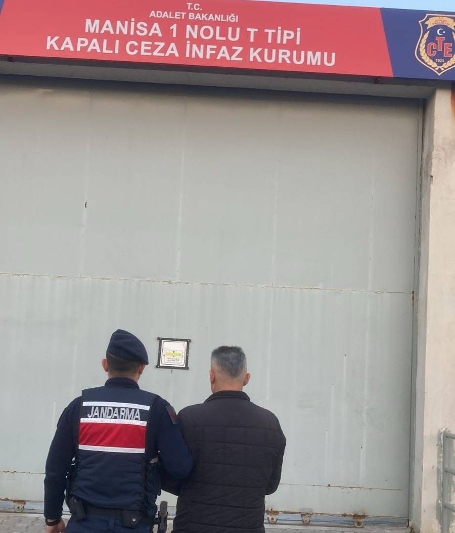 Manisa’da aranan 2 şahıs yakalandı
