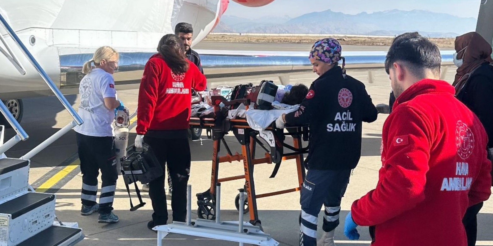 Ambulans uçak, 4 yaşındaki çocuk için Şırnak’tan Kayseri’ye uçtu
