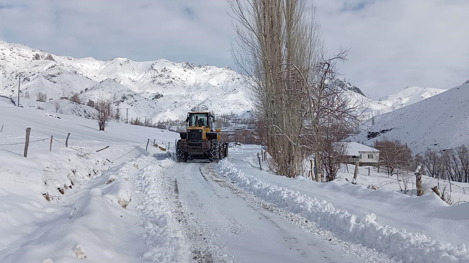 Şırnak’ta kapalı köy yolları ulaşıma açıldı