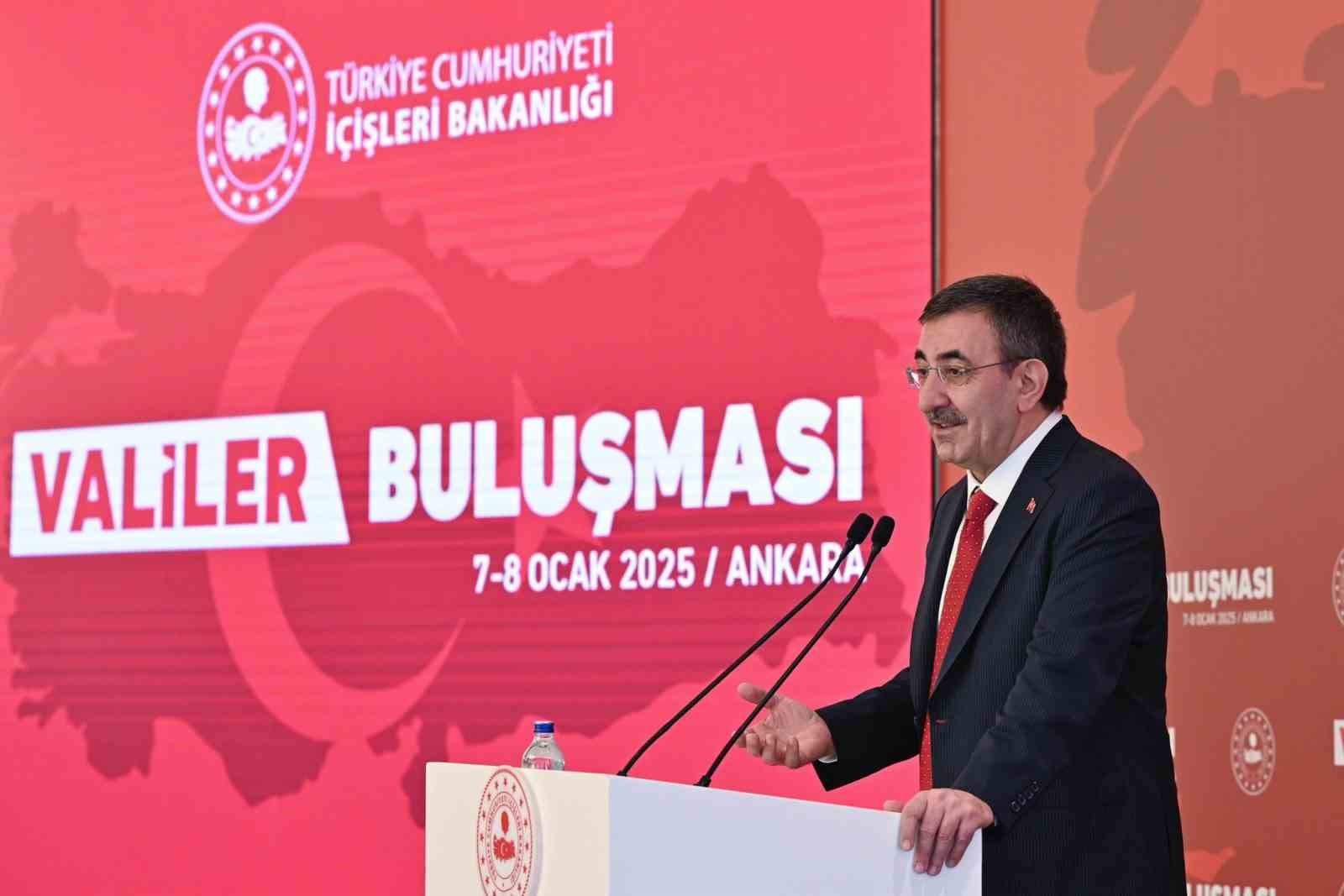 Cumhurbaşkanı Yardımcısı Yılmaz, 81 ilin valisiyle bir araya geldi
