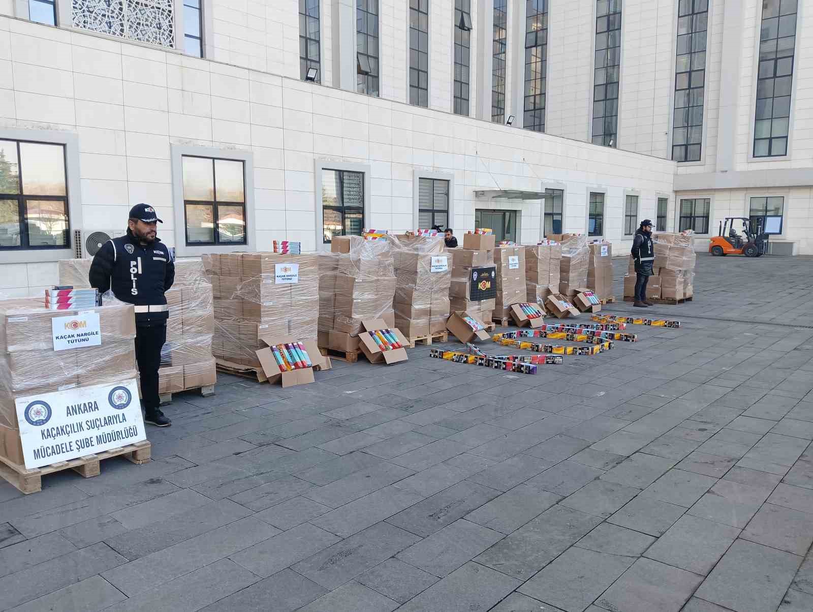 Ankara&rsquo;daki ka&ccedil;ak&ccedil;ılık operasyonunda 3 tonu aşkın nargile t&uuml;t&uuml;n&uuml; ele ge&ccedil;irildi
