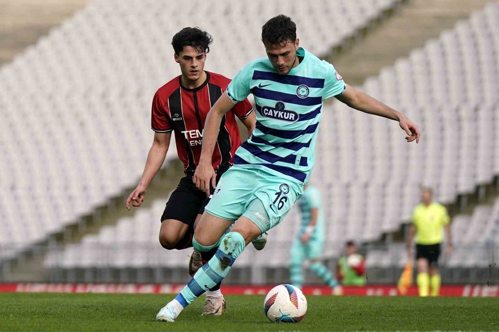 Ziraat Türkiye Kupası: Fatih Karagümrük: 0 - Çaykur Rizespor: 0 (İlk yarı)
