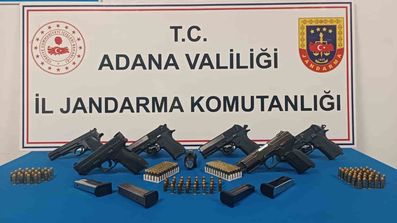 2 araçta 6 ruhsatsız tabanca ele geçirildi