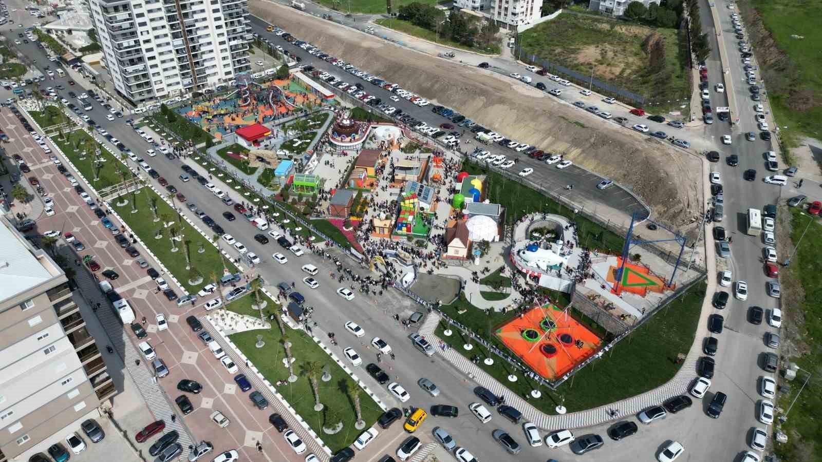 Menemen Çocuk Oyun Köyü ziyaretçi rekoru kırdı