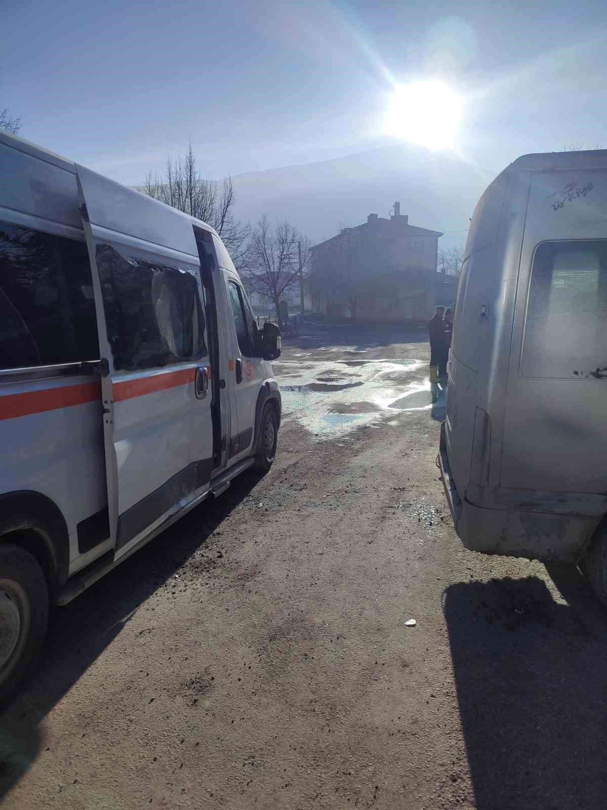 Eskişehir&rsquo;in G&uuml;ny&uuml;z&uuml; il&ccedil;esindeki kaza ucuz atlatıldı
