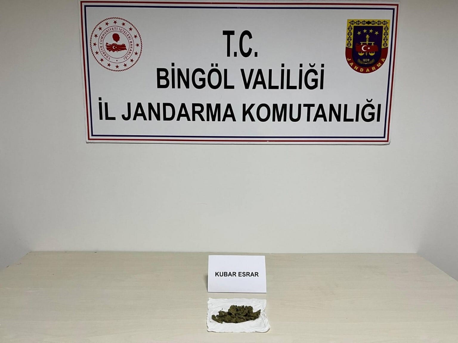 Bingöl’de haklarında arama kararı bulunan 2 kişi yakalandı