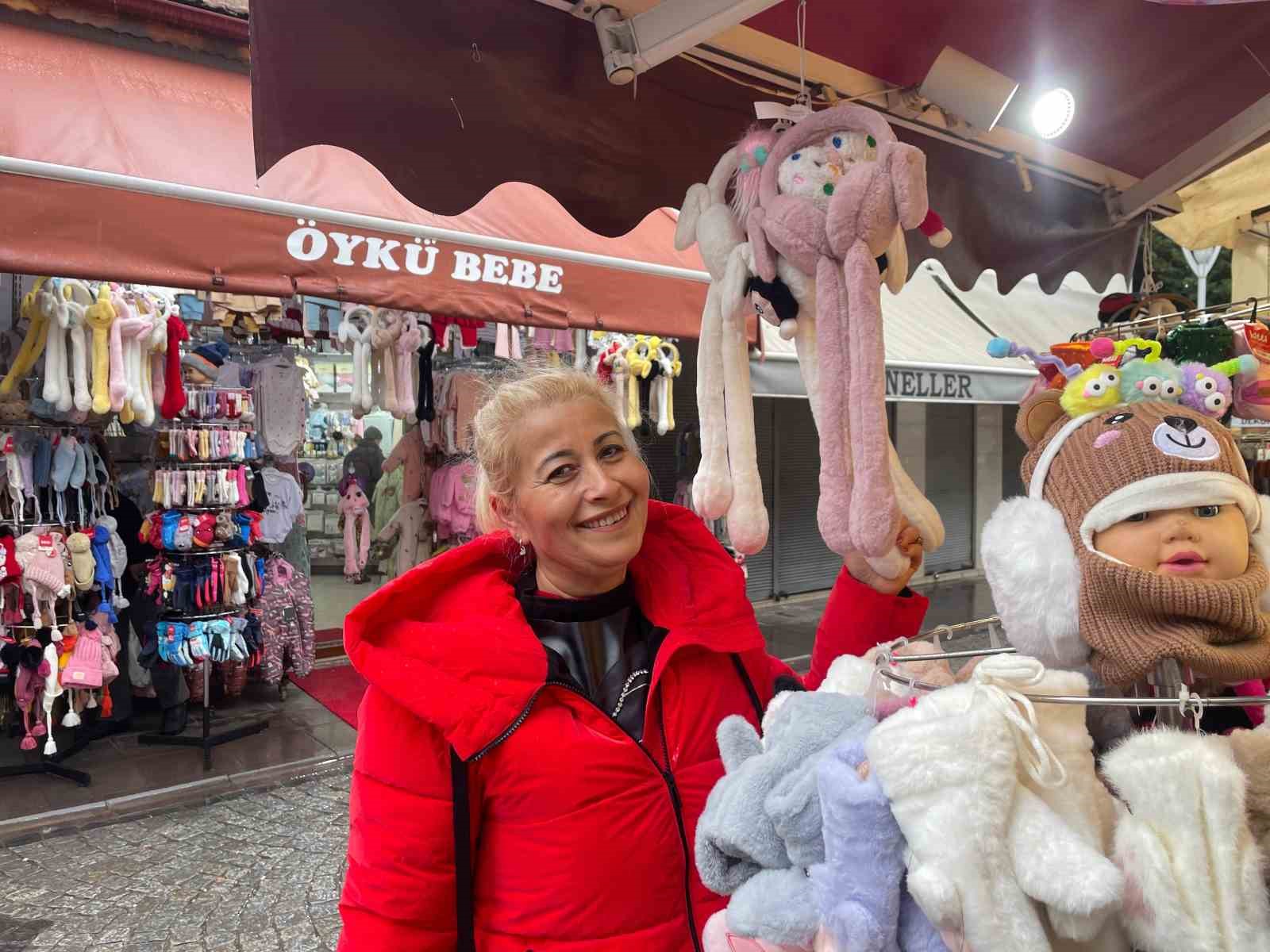 Pel&uuml;ş kulaklıklar &ccedil;ocukların g&ouml;zdesi
