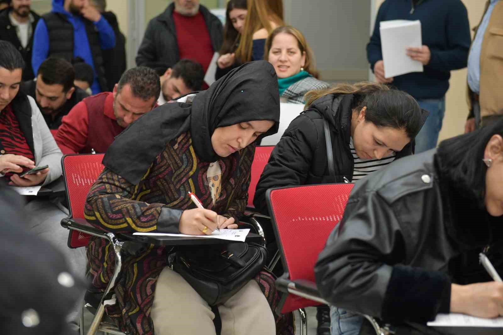 Esenyurt Belediyesi’nden istihdama destek
