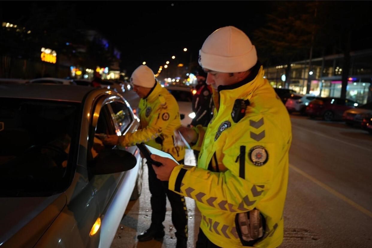 Isparta’da son 24 saatte toplam 233 araç ve sürüsüne idari para cezası, 23 araca trafikten men