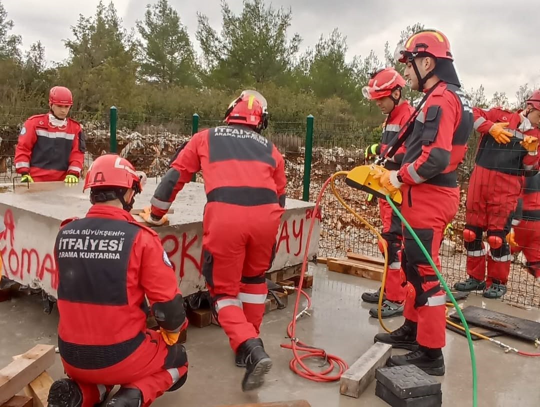 Muğla AFAD’dan itfaiye personeline deprem eğitimi