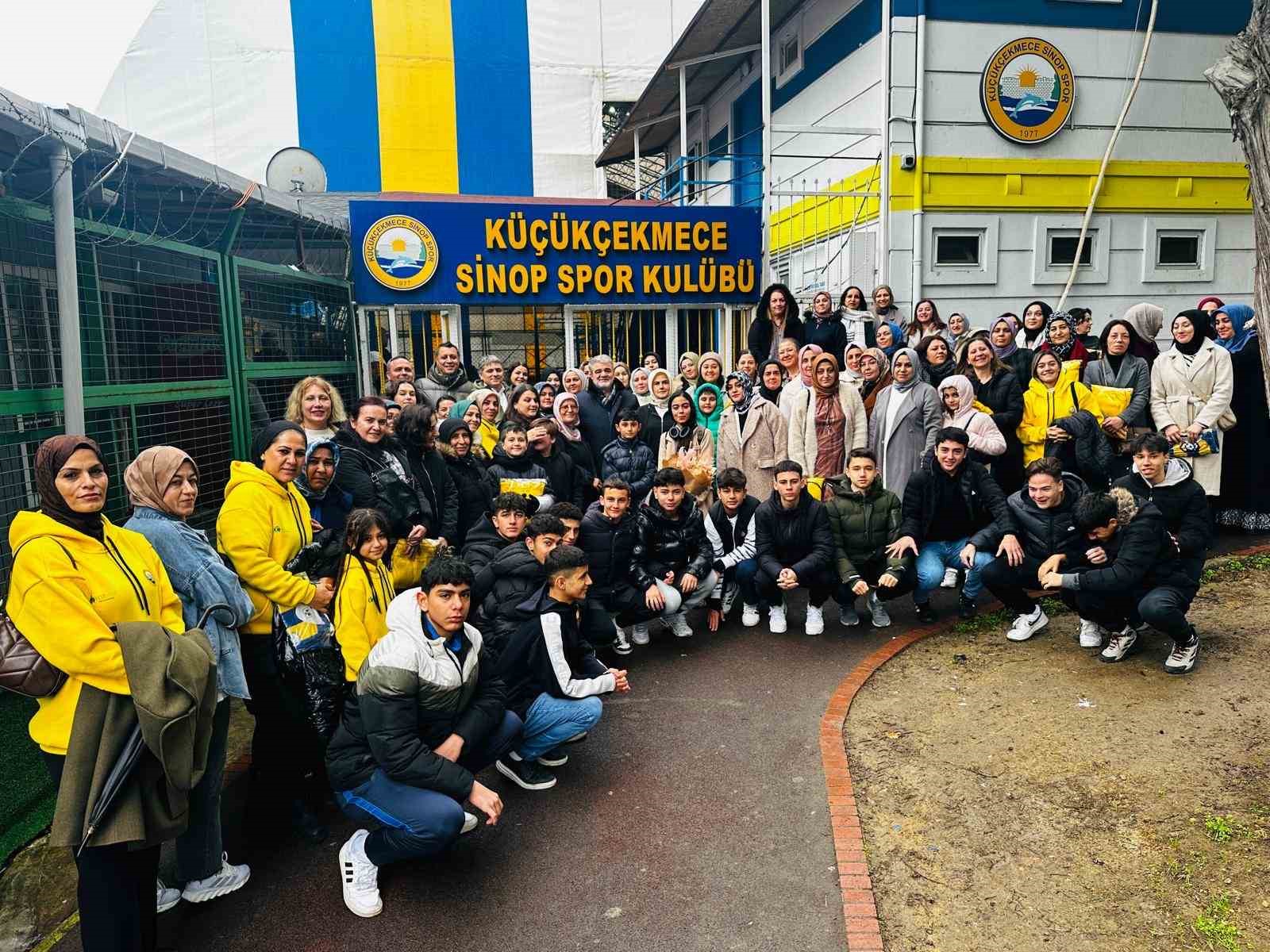 Küçükçekmece Sinopspor’dan altyapıdaki sporcuların annelerine ‘Beslenme ve Spor İlişkisi’ semineri