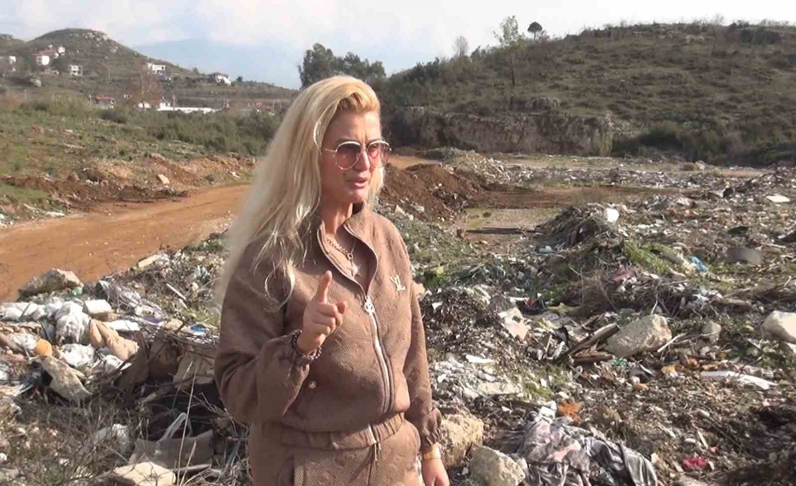 Çöpleri görünce çılgına dönmüştü, ünlü mankenden ikinci açıklama: &quot;Nereden baksanız fiyaskoyuz&quot;