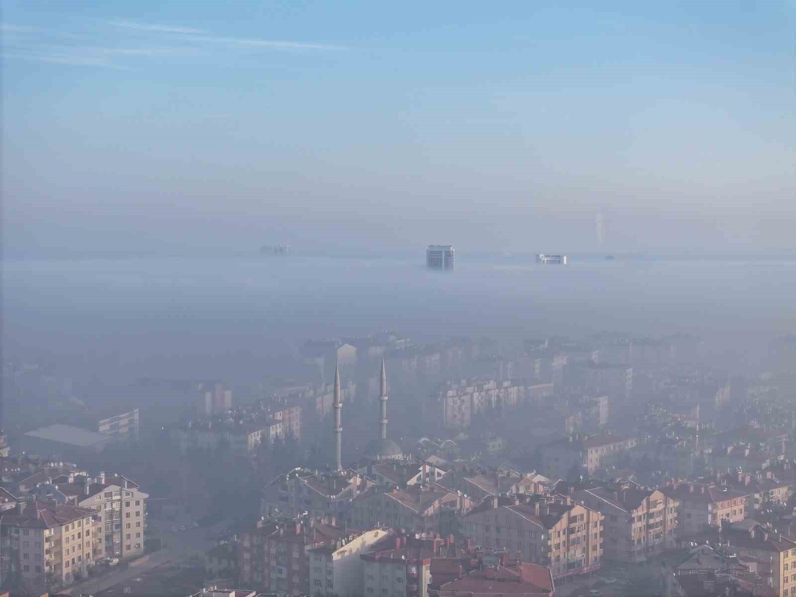 Konya’da sis etkisini sürdürüyor