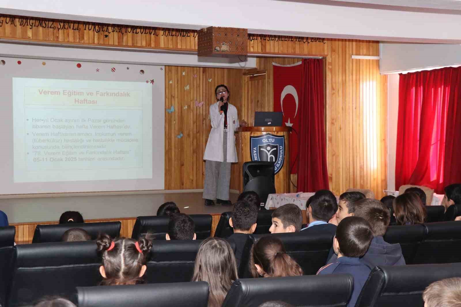 Oltu’da ilkokul öğrencilerine verem haftası bilgilendirme eğitimi