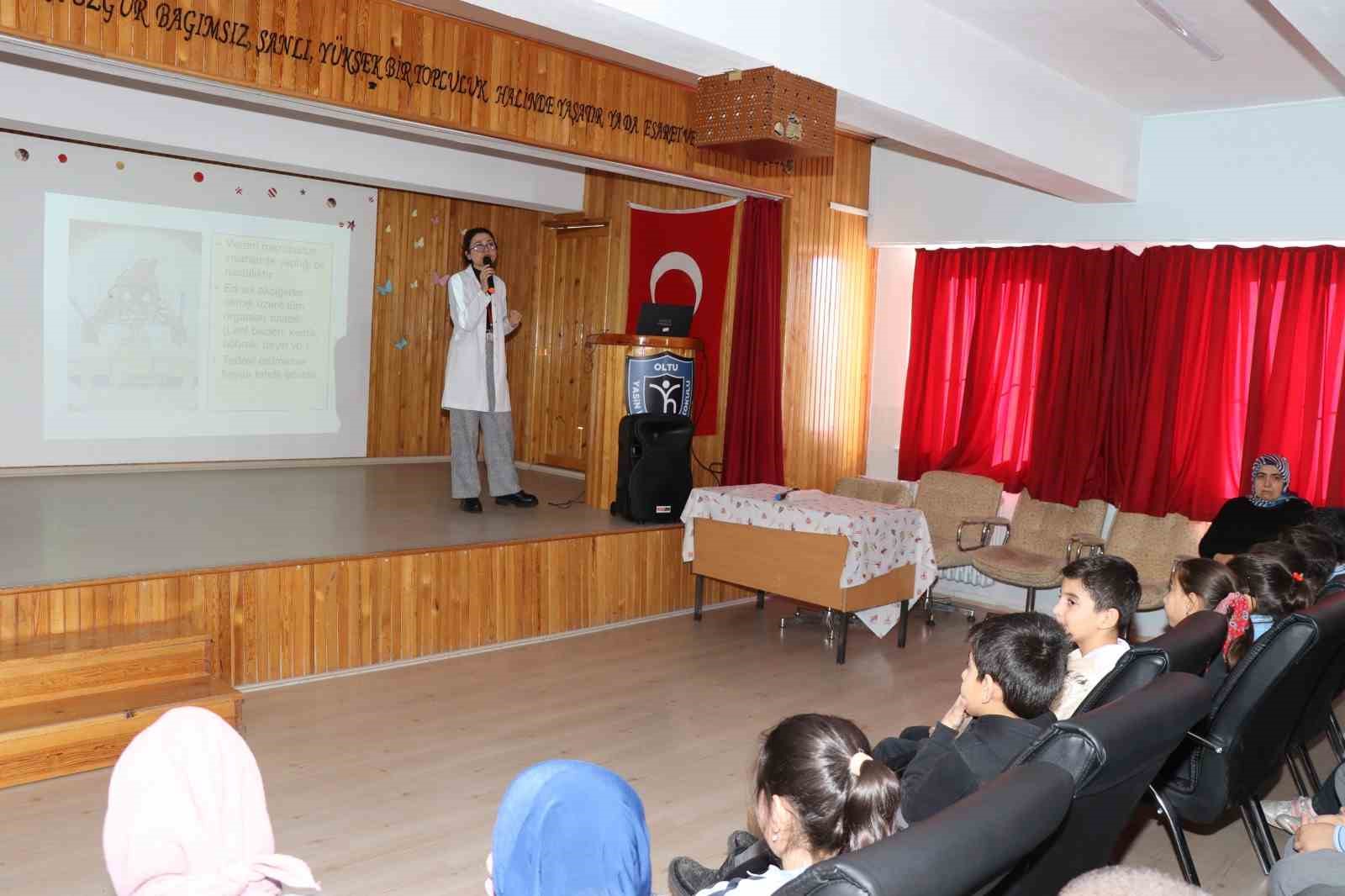 Oltu’da ilkokul öğrencilerine verem haftası bilgilendirme eğitimi
