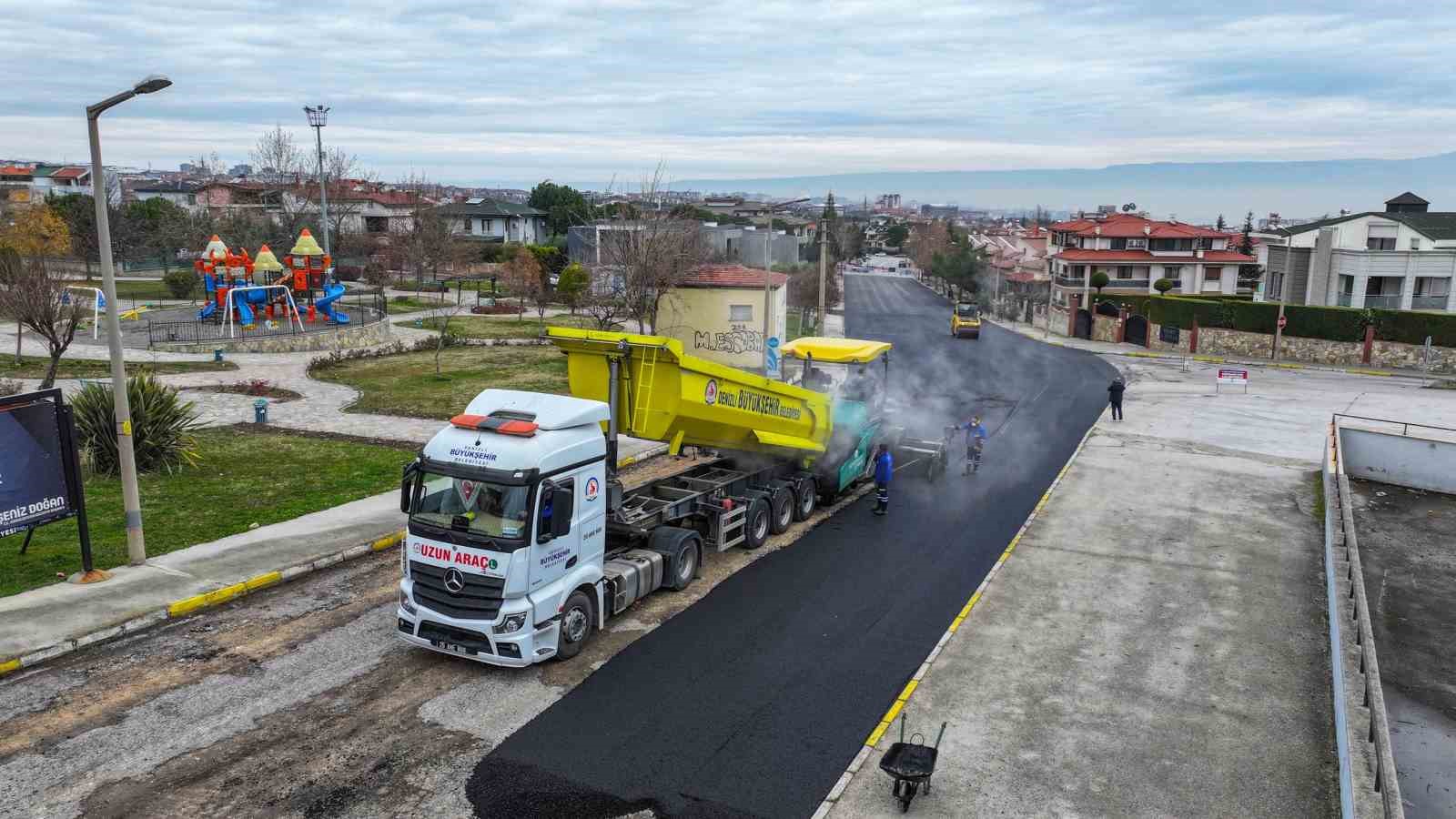 Denizli Büyükşehir Belediyesinin asfalt seferberliği devam ediyor
