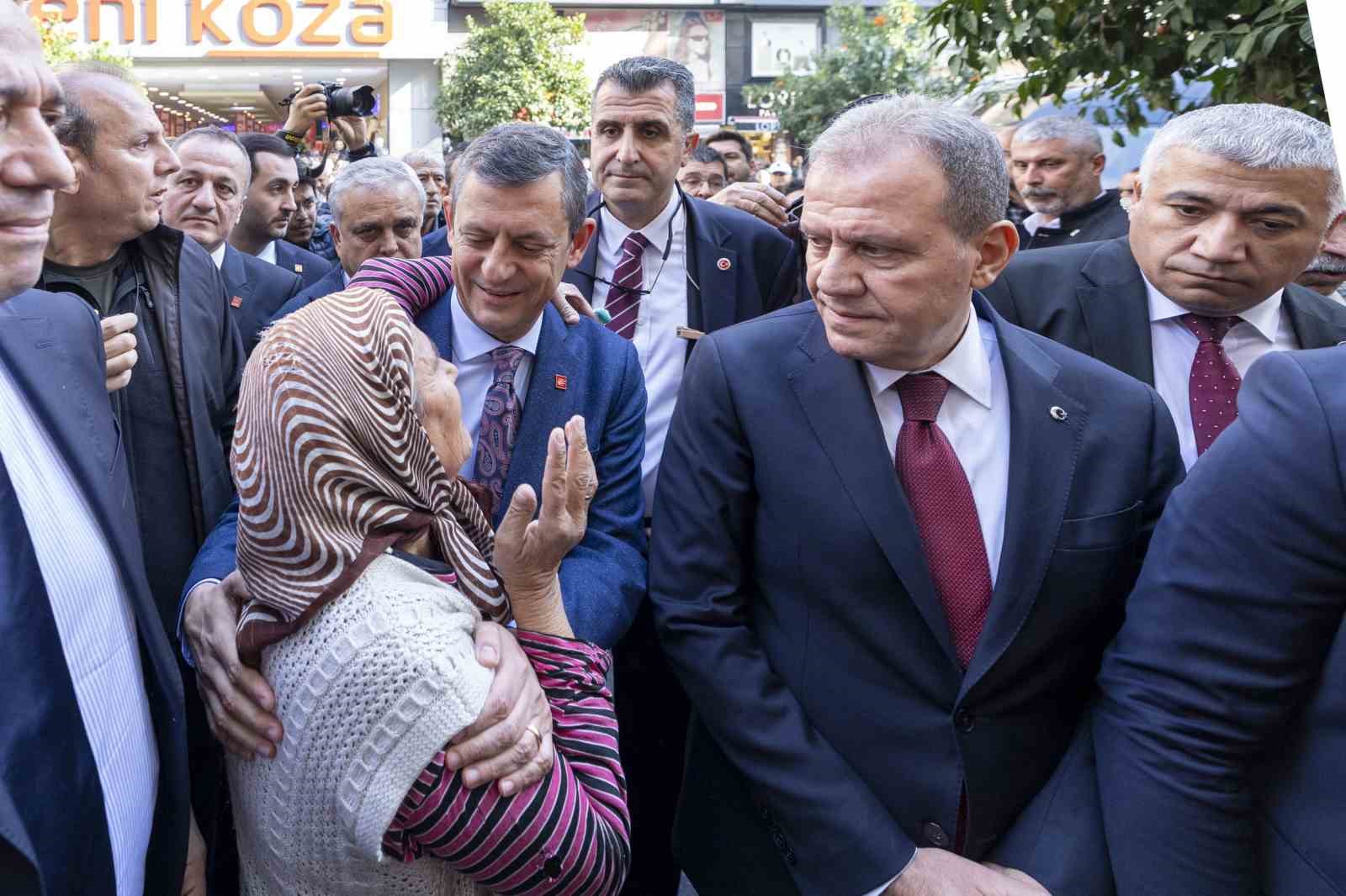 CHP Genel Başkanı Özel, Mersin’de üretici kadınlarla buluştu
