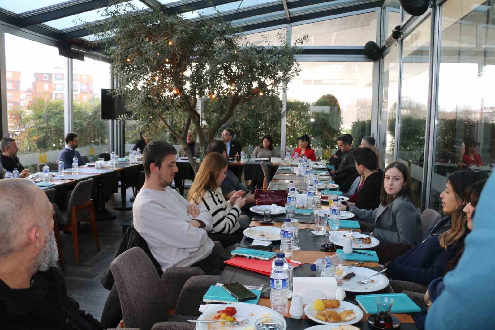 Eskişehir Barosu y&ouml;neticileri basın mensupları ile bir araya geldi
