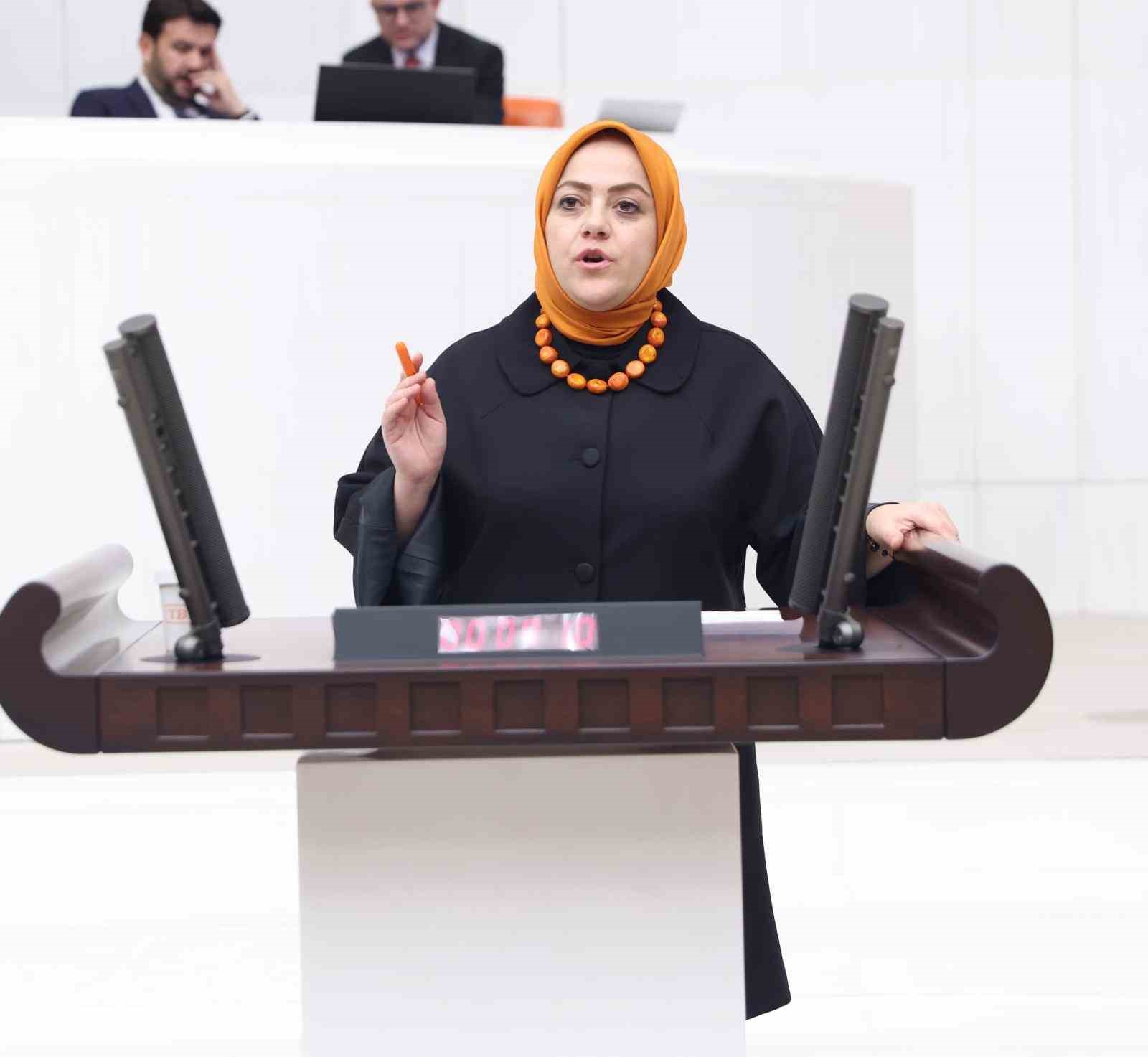 Milletvekili &Uuml;n; &ldquo;Memur Sen&rsquo;i bile isyan ettirmeyi başardınız&rdquo;
