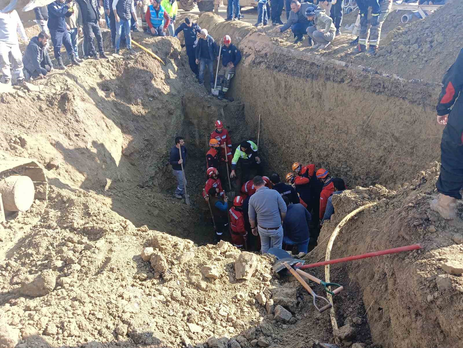 Ankara’da göçük altında kalan iki işçi hayatını kaybetti