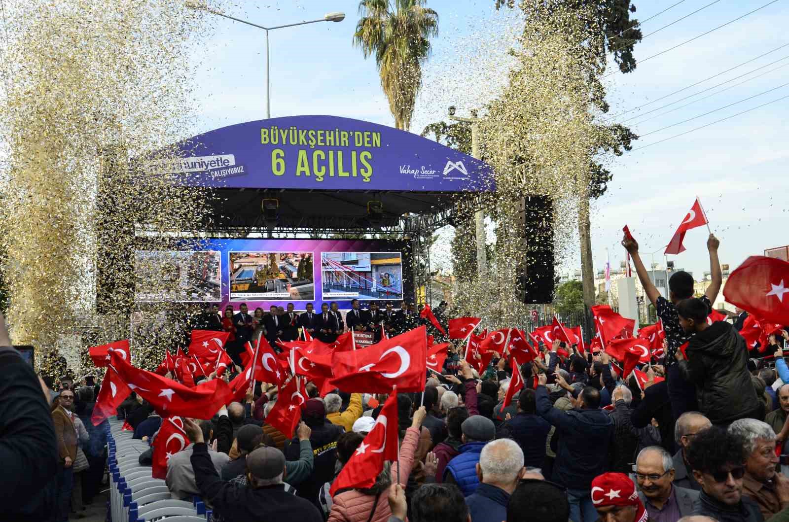 CHP Genel Başkanı Özel, Mersin’de iktidara kırmızı kart gösterme çağrısında bulundu
