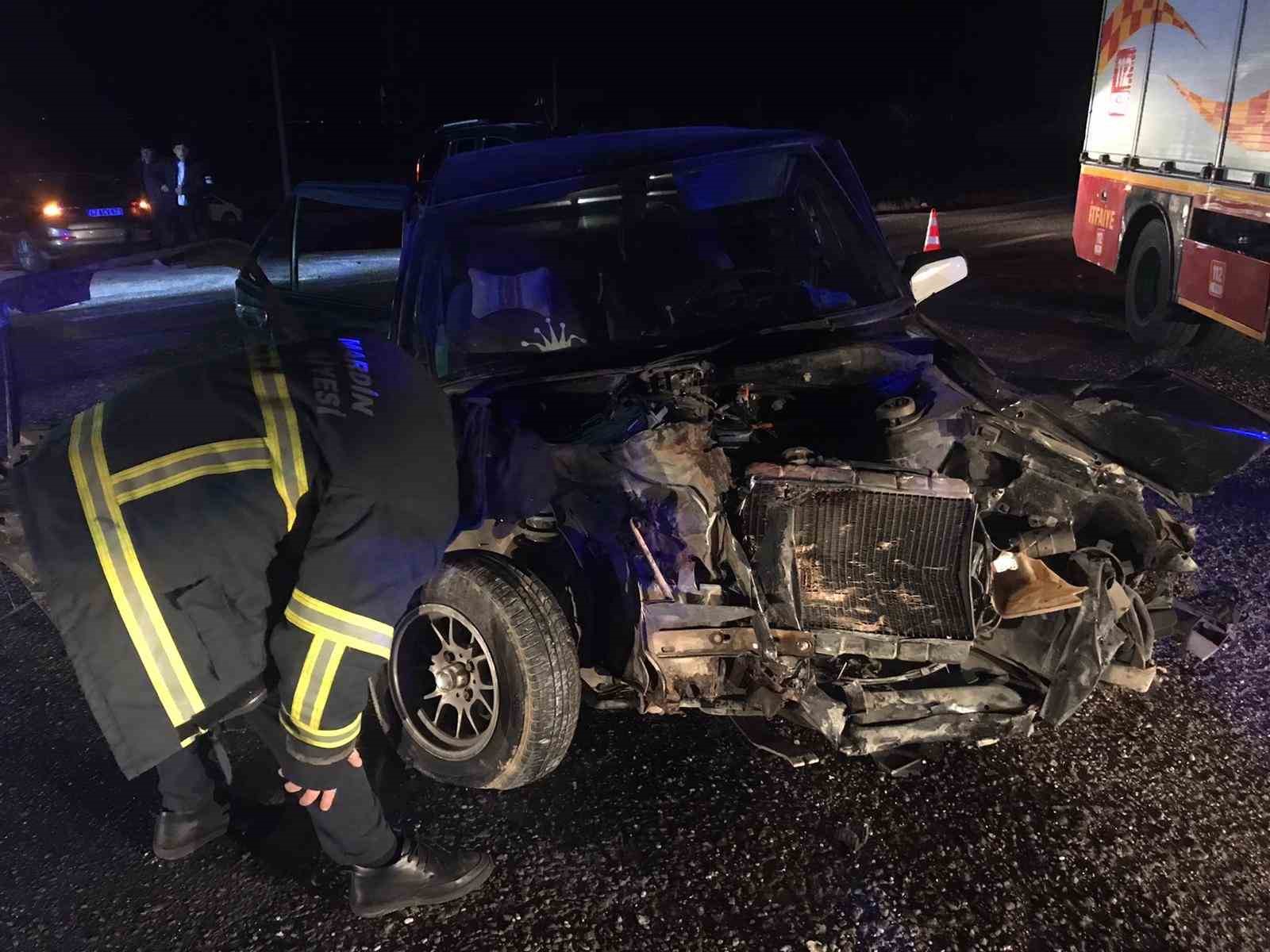 Mardin’de tır ile otomobil çarpıştı: 1 yaralı