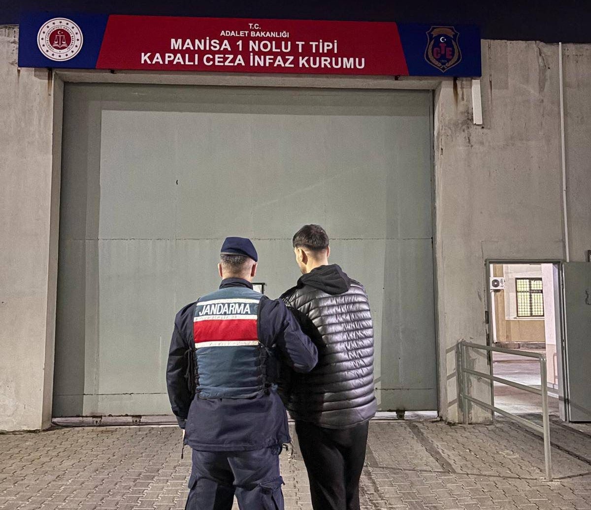 Manisa’da 5 ayrı suçtan aranan şahıs jandarma tarafından yakalandı