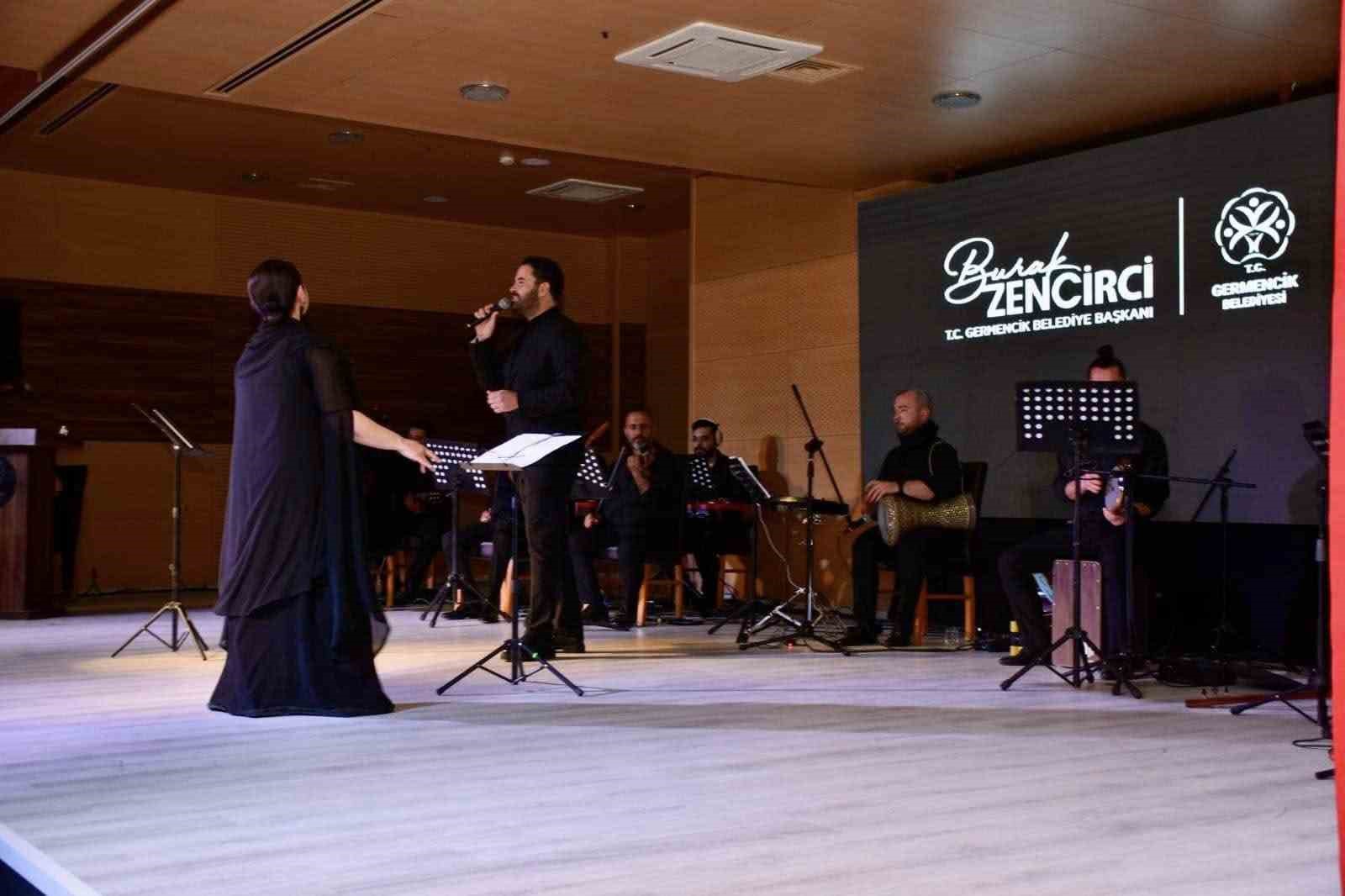 Germencik’te deve güreşi festivali, konserle başladı
