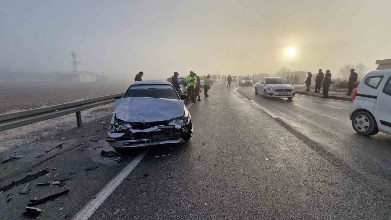 Karaman’da 13 aracın karıştığı zincirleme kazada 7 kişi yaralandı