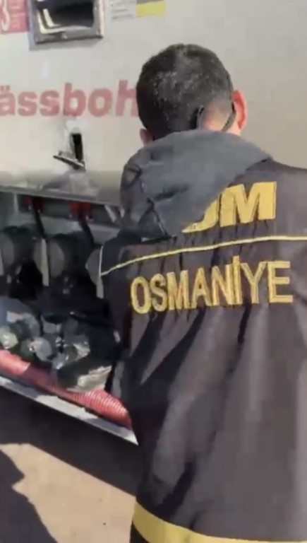 Osmaniye’de tankerde 4 bin 690 paket kaçak sigara ele geçirildi