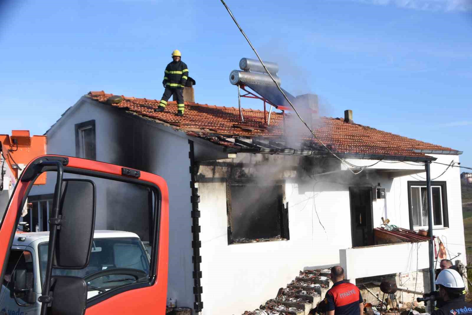 Sinop’ta tüten soba evi yaktı