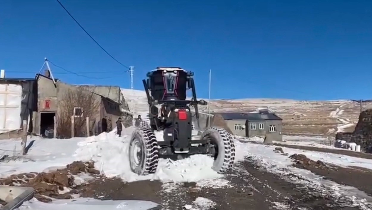 Iğdır’da 10 günde 77 kilometrelik yol kardan temizlendi
