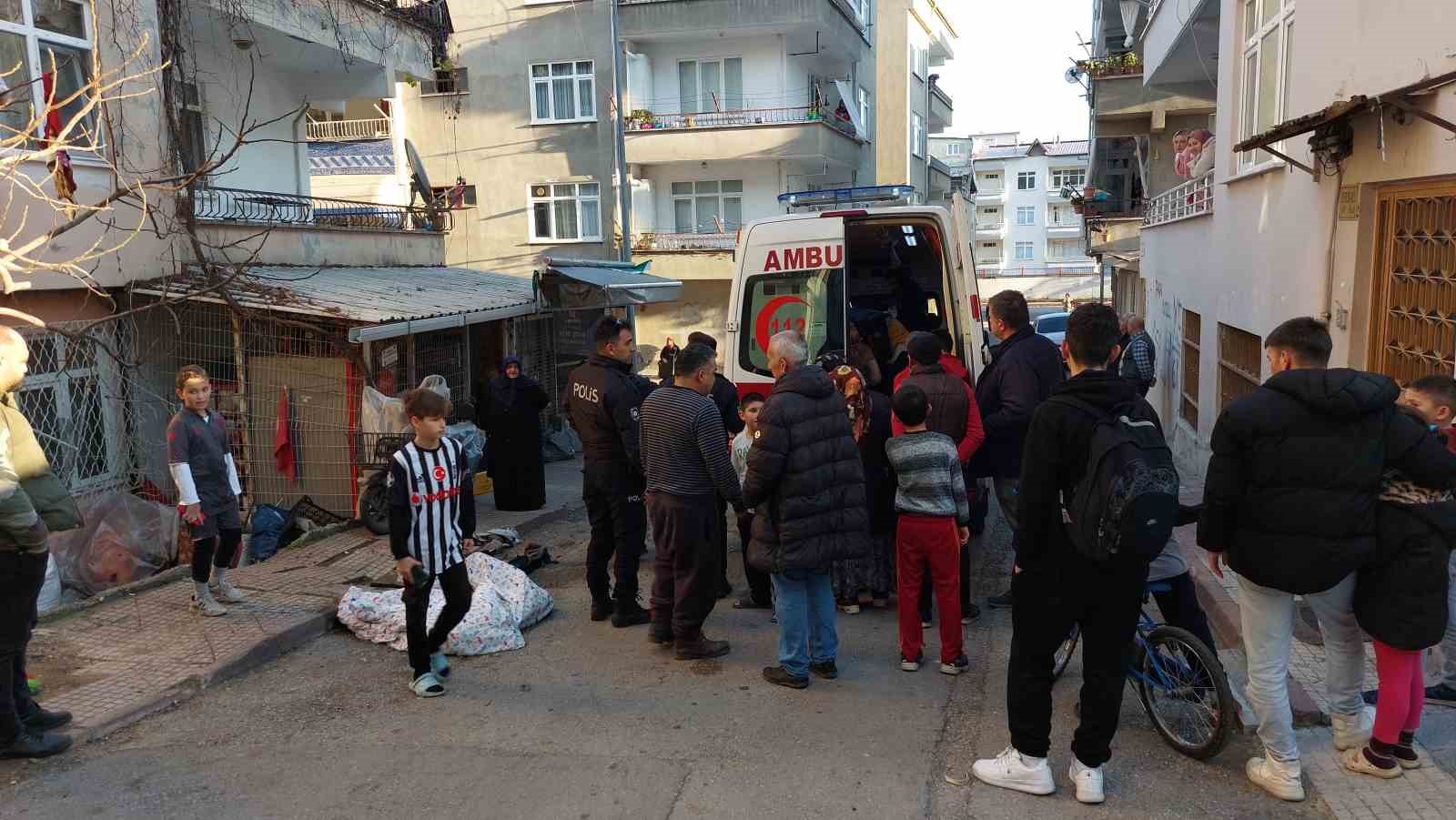 Samsun’da çekyat yangınında bir kişi dumandan etkilendi