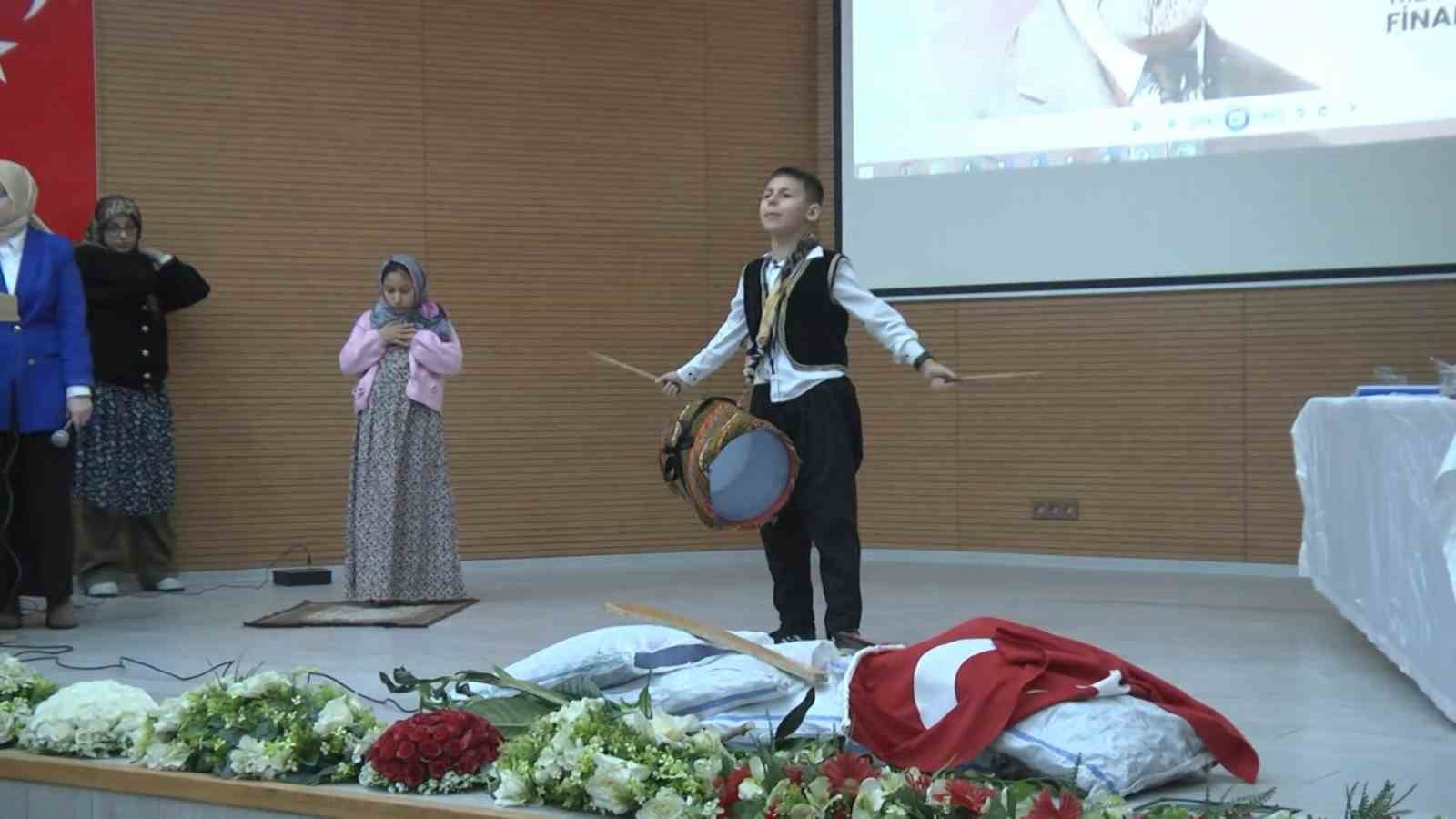 Rize&rsquo;de &lsquo;İstiklal Marşı&rsquo;nı g&uuml;zel okuma yarışması&rsquo; d&uuml;zenlendi
