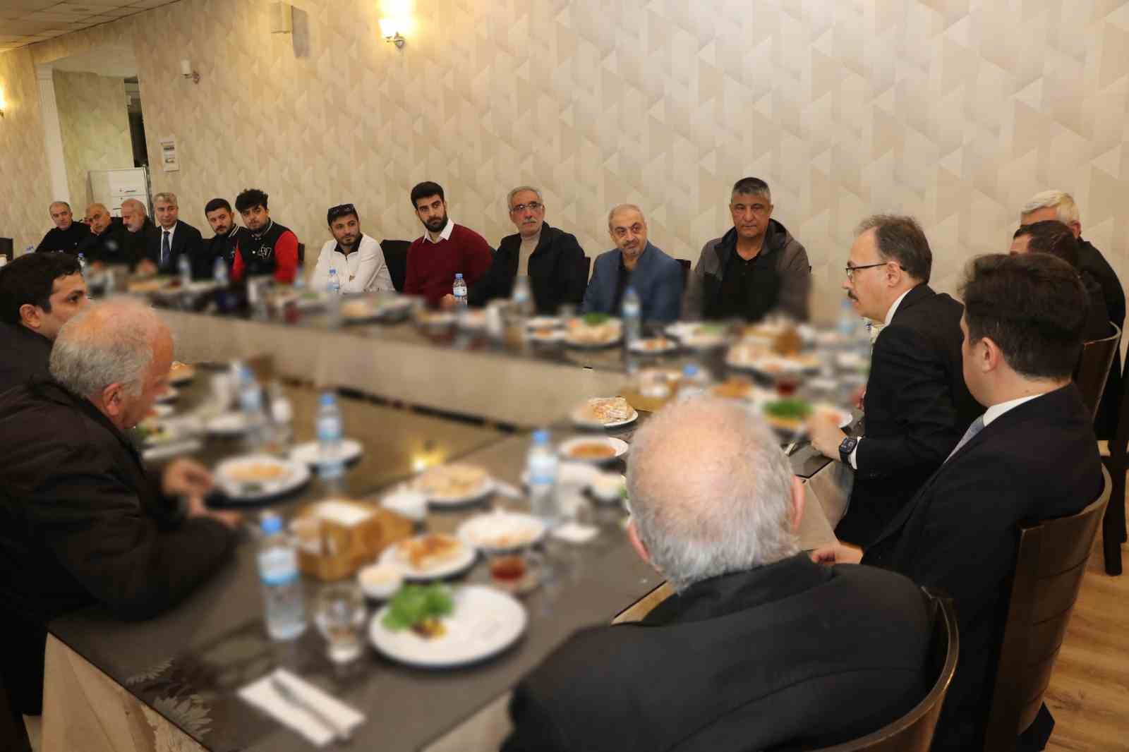 Vali Kızılkaya basın mensupları ile biraraya geldi
