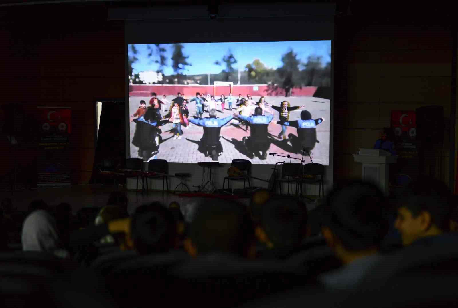 Bing&ouml;l&rsquo;de Hayata Bizimle G&uuml;l&uuml;mse Projesiyle 5 binden fazla kişiye ulaşıldı
