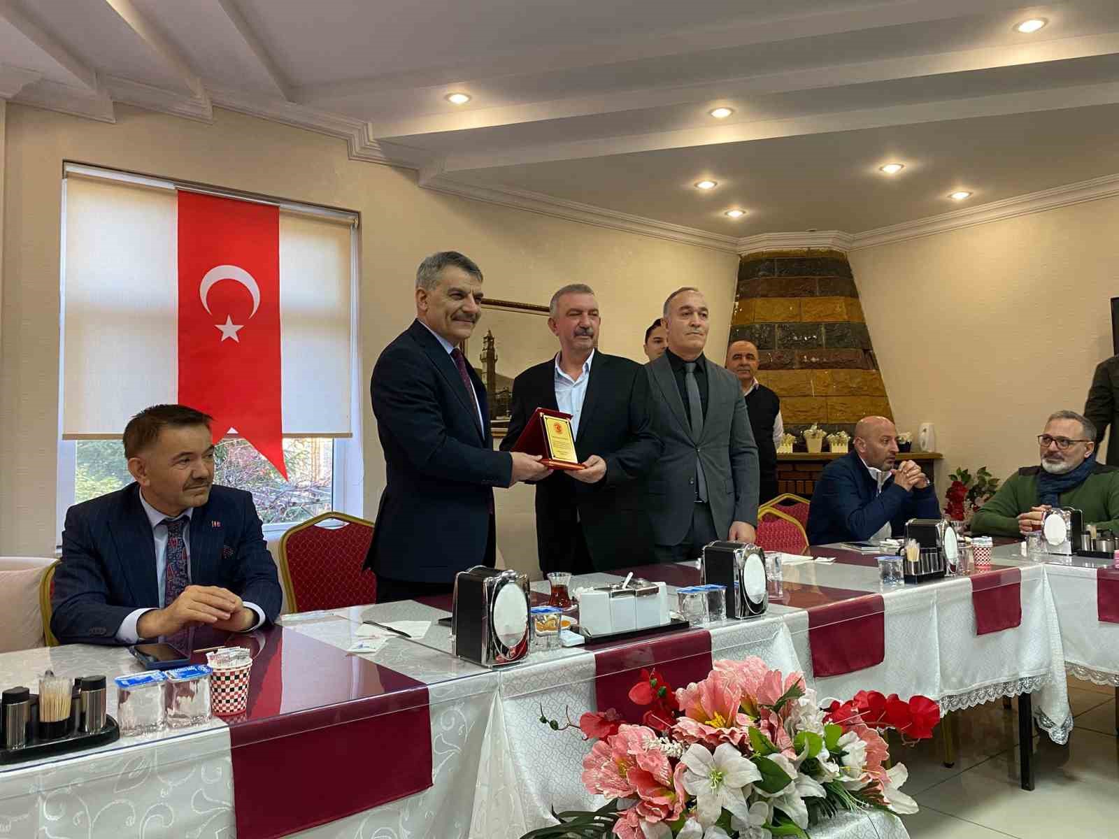 Gazeteci anne babanın Gazeteciler G&uuml;n&uuml;&rsquo;nde doğan bebeği
