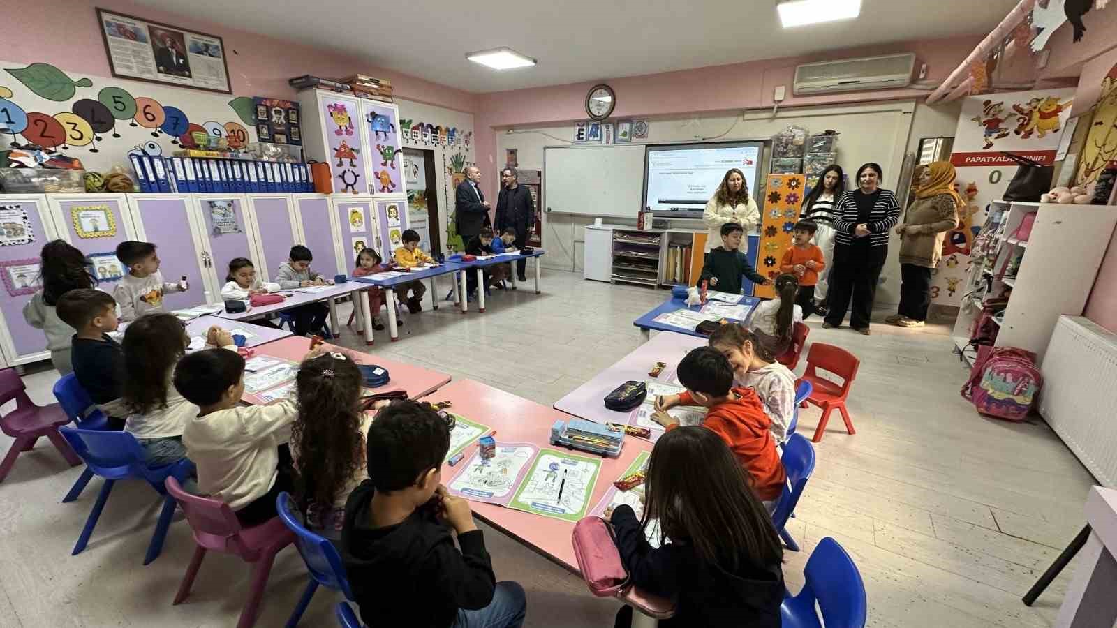 Diyarbakır&rsquo;da 467 bin 364 &ouml;ğrenciye enerji verimliliği eğitimi
