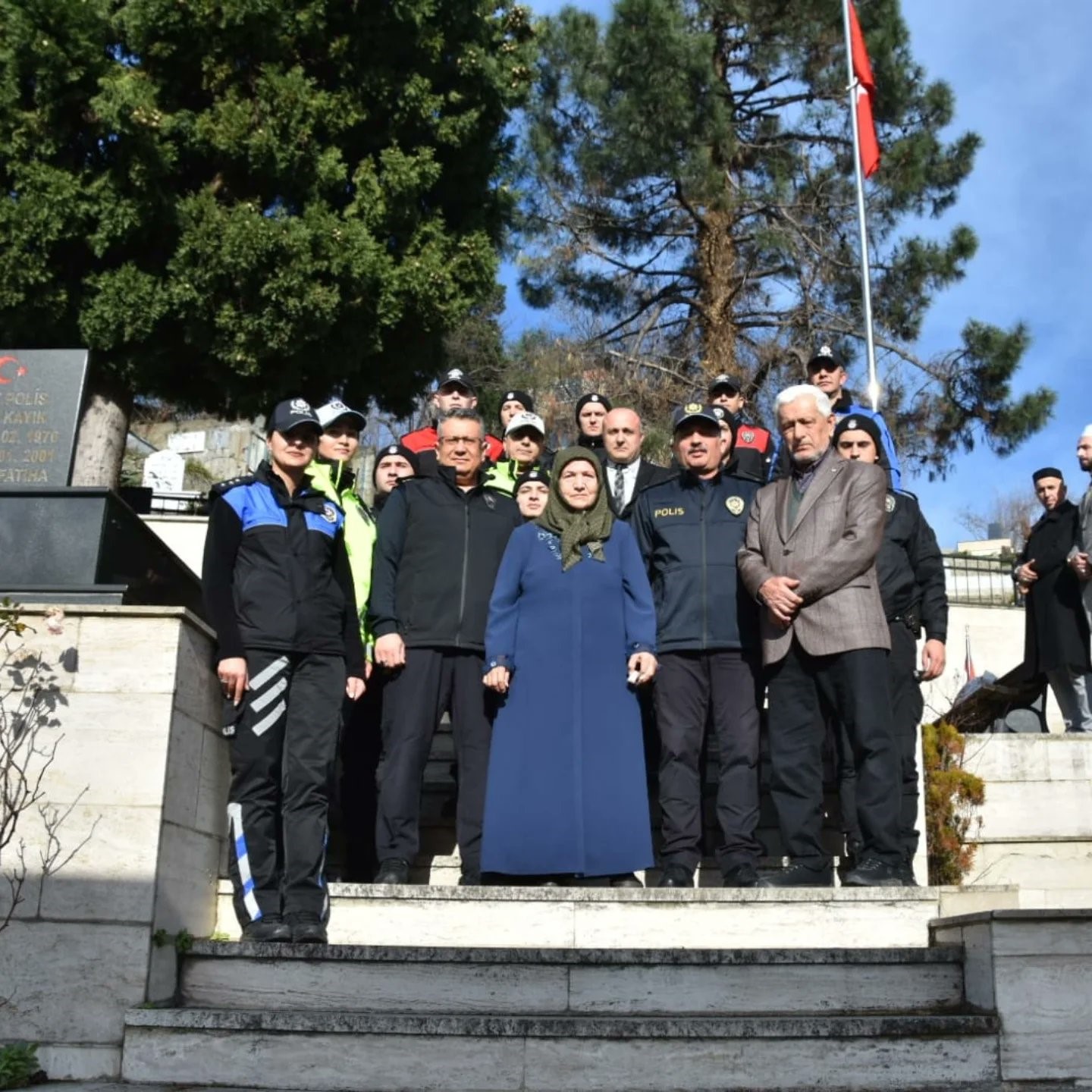 Şehit Polis Memuru Haşim Kayık mezarı başında anıldı