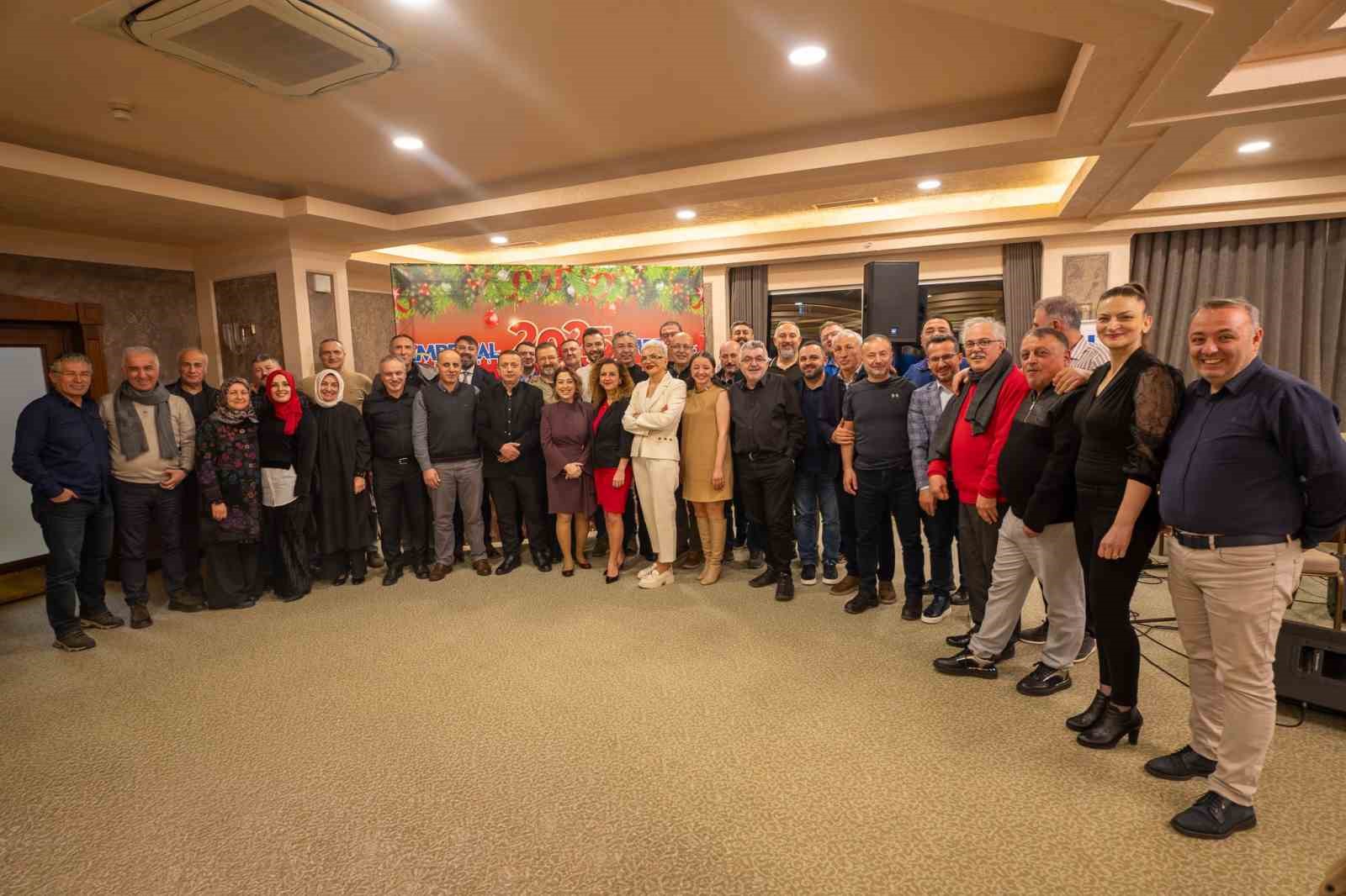 İmperial ailesi geleneksel yeni yıl yemeğinde buluştu