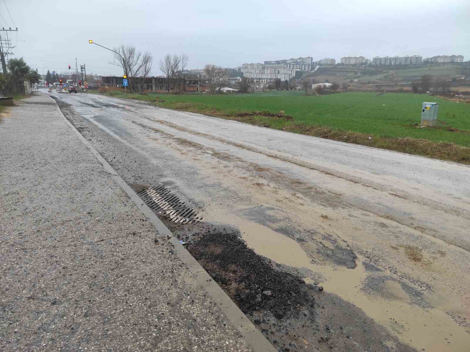 Tekirdağ’da sağanak yağış etkili oldu
