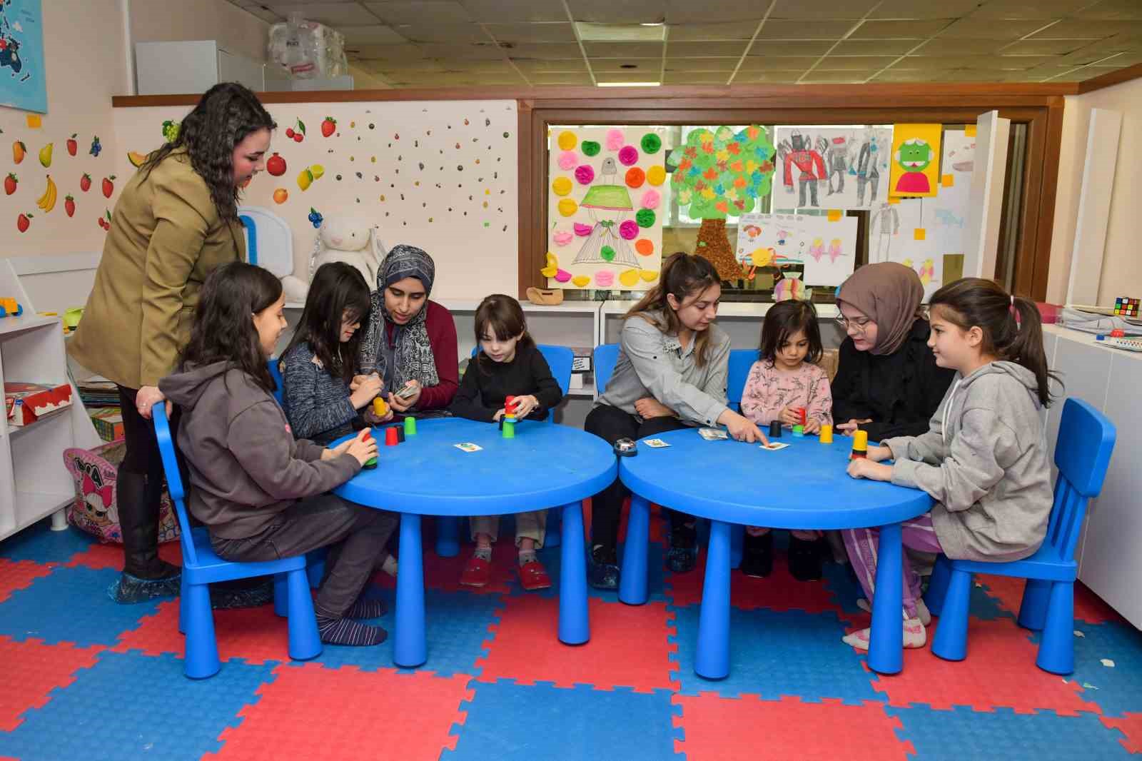 Esenyurt’ta Eğitimle güçlenen kadınlar bu kursta geleceklerine yön veriyor
