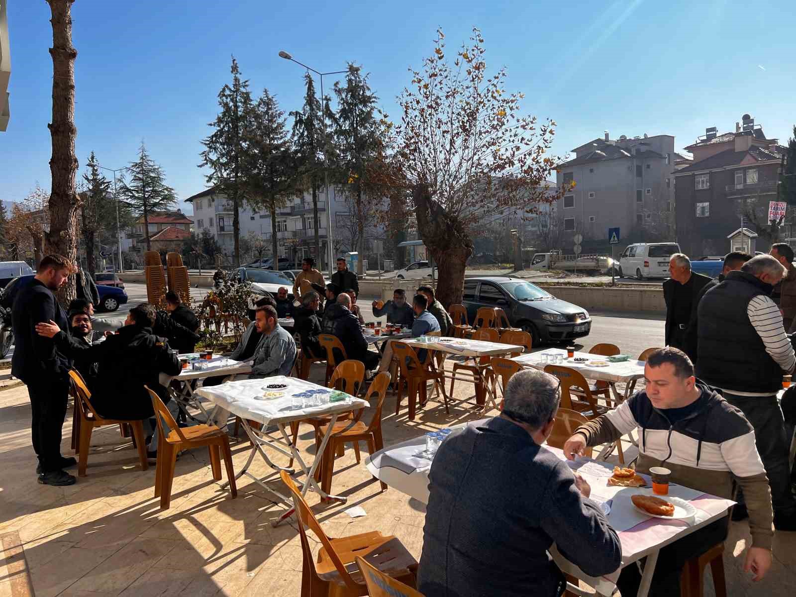 Bucaklı esnaftan Ferdi Tayfur için anlamlı etkinlik
