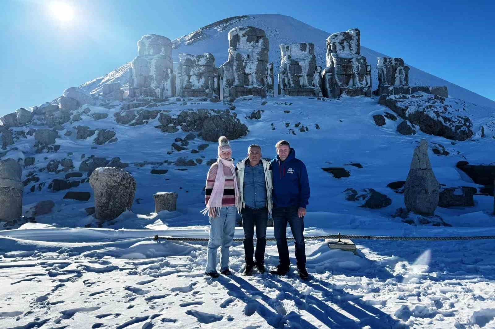 Nemrut, kış turizmi ile yabancı turistlerin ilgisini çekiyor