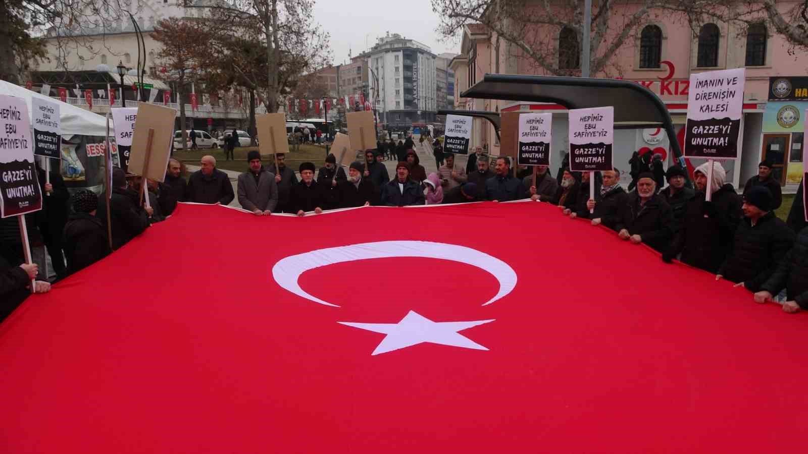 Elazığ’da &quot;Sessiz Çığlık&quot; eylemi sürüyor