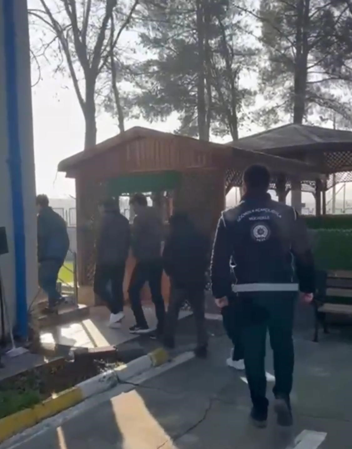 Batman&rsquo;da g&ouml;&ccedil;men ka&ccedil;ak&ccedil;ılığına y&ouml;nelik operasyon: 7 şahıs yakalandı
