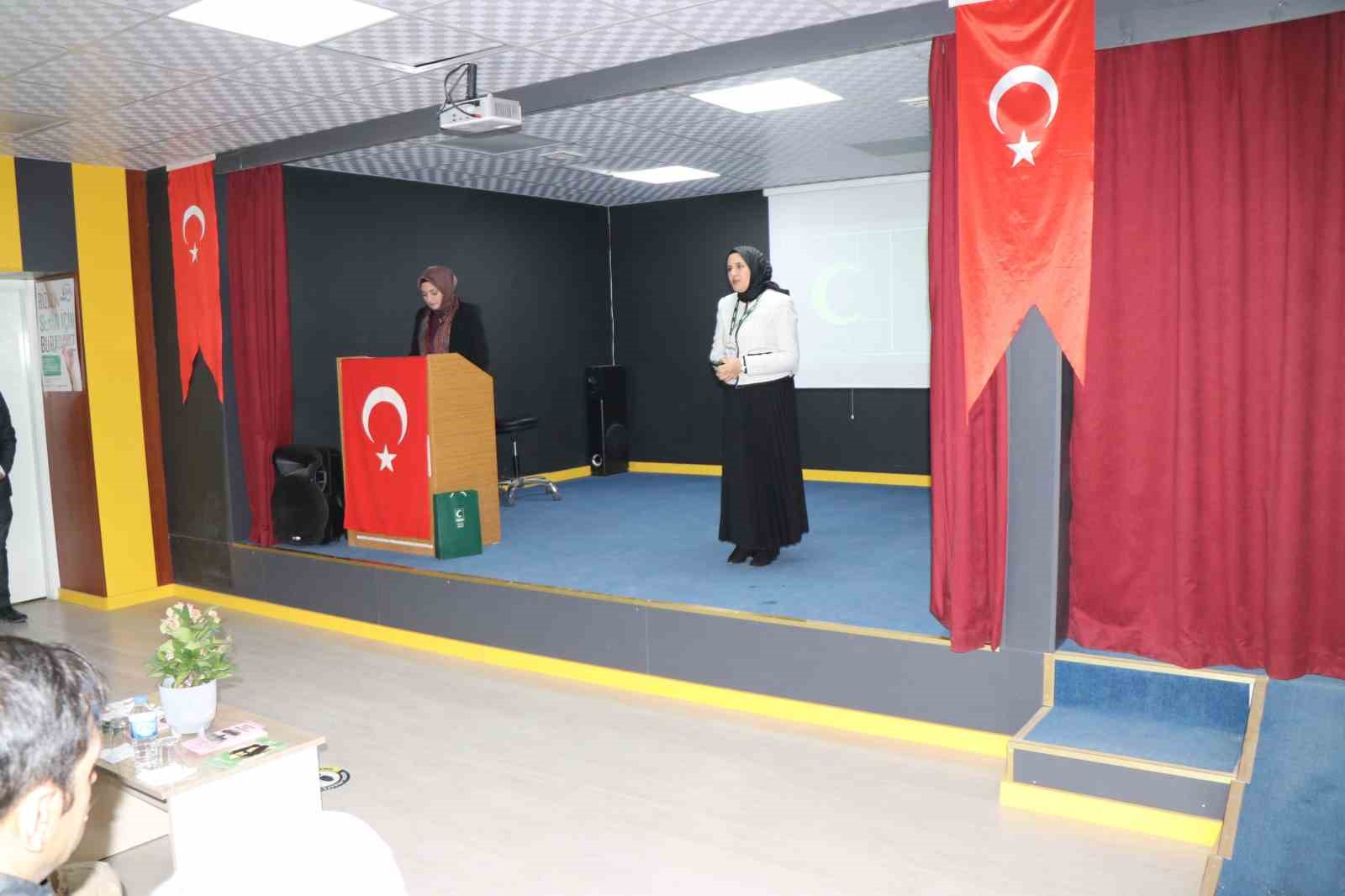 Diyadin&rsquo;de "En İyi Narkotik Polisi Anne" programı d&uuml;zenlendi
