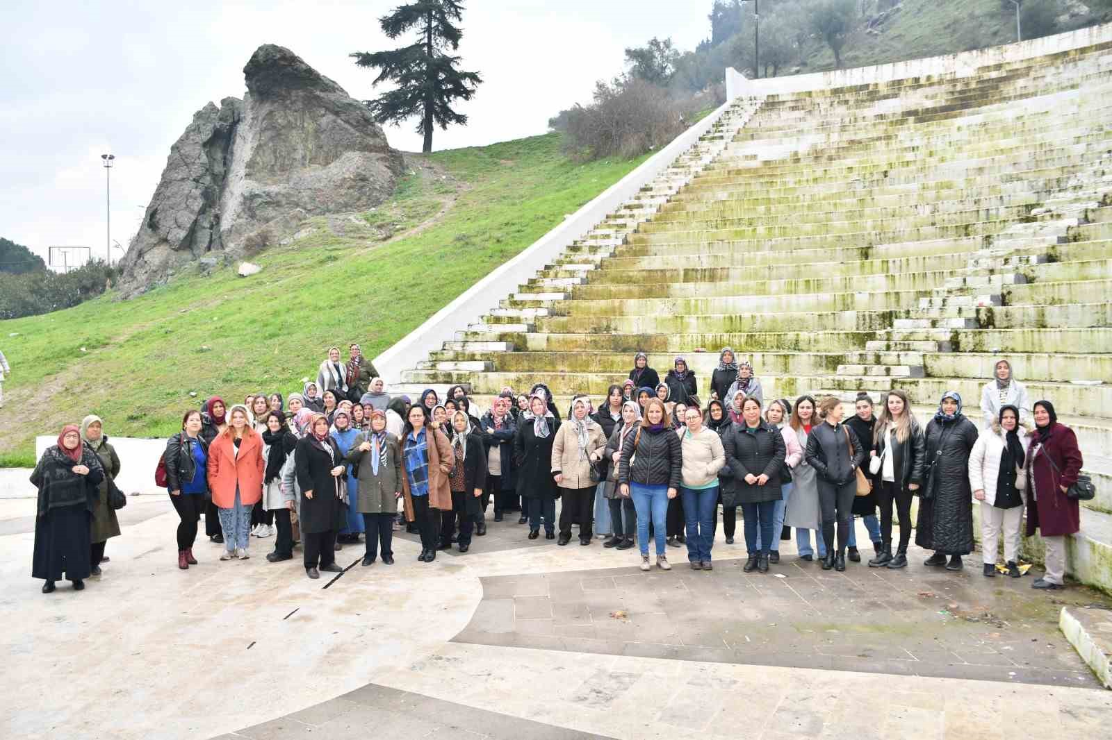 Demircili kadınlar Manisa&rsquo;yı gezdi
